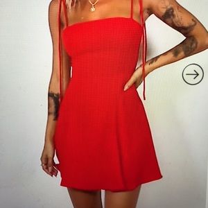 Lulu’s red dress